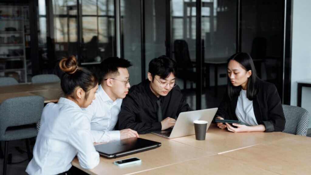 Beyond the Bamboo Ceiling – Asian Professionals in The Netherlands